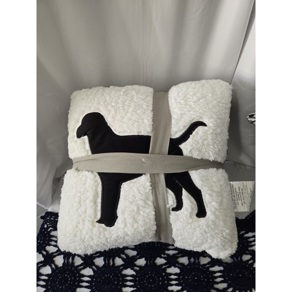 Woolrich Sherpa Throw Blanket & Pillow Set‎ 50x60 Plaid Dog Silhouette 16x16